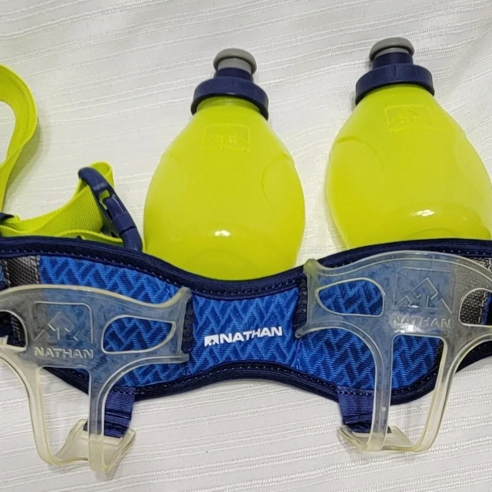 Running Hydration Belt Blue Yellow 2 10oz Bottles Adjustable Nathan TrailMix